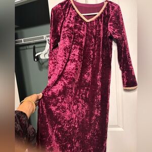 Elegant Velvet 2 pc set sz 40 chest